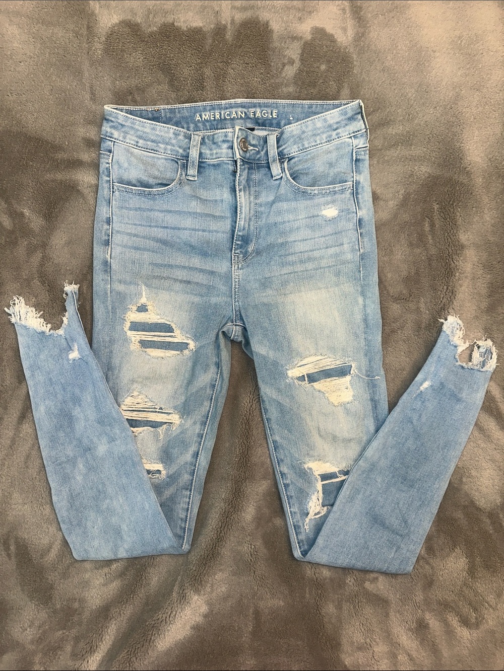 American Eagle Outfitters Light Wash Ripped Skinny Jeans